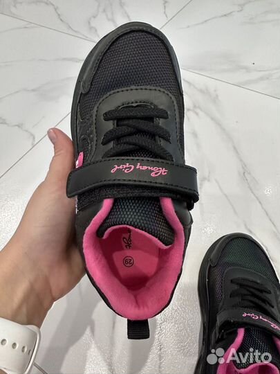 Кроссовки для девочки