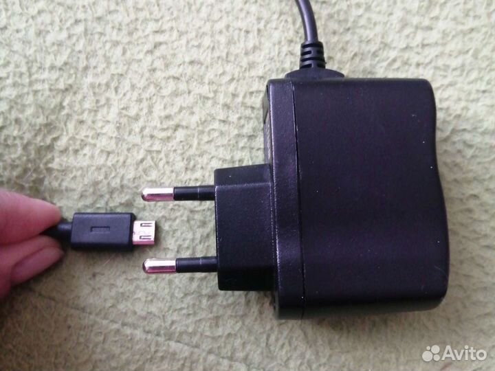 Зарядное устройство для телефона. Микро USB
