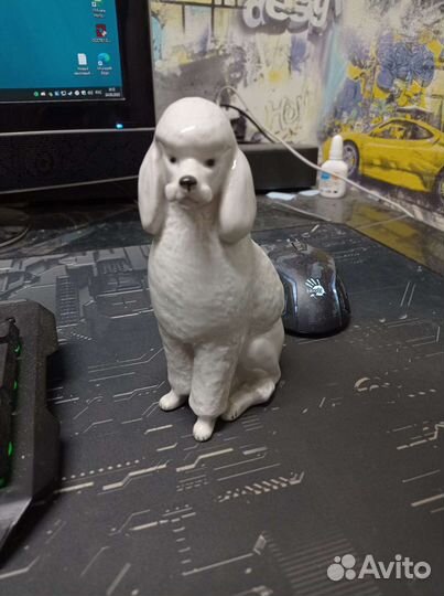 Фарфоровая статуэтка пудель