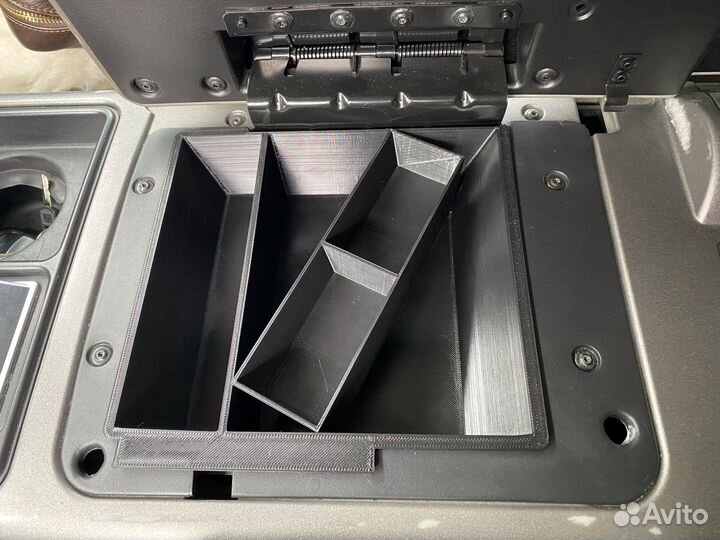 Вкладыш подлокотника Hummer H2