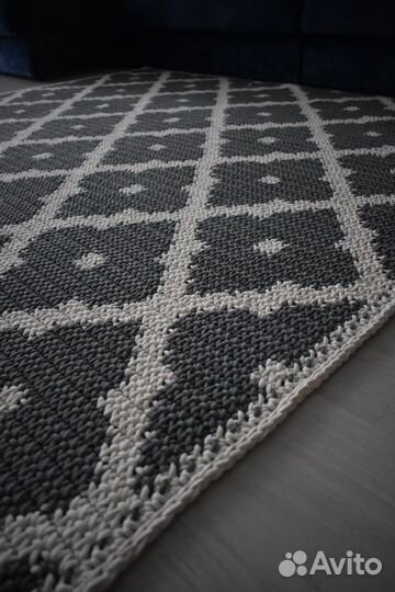 Ковер вязанный