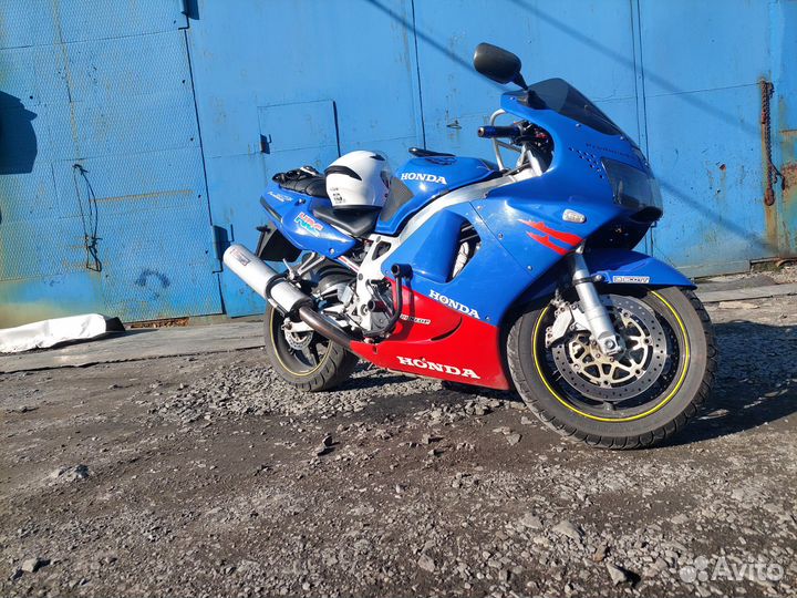 Продам Honda CBR919RR