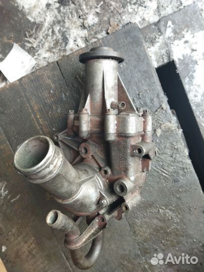 Корпус термостата Мерседес ом 604-605-606