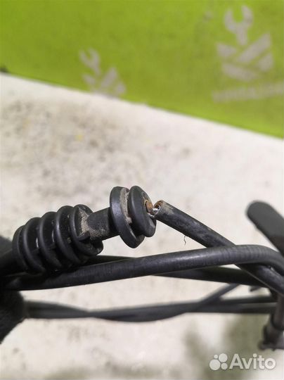 Трос открывания капота Рено Меган 2