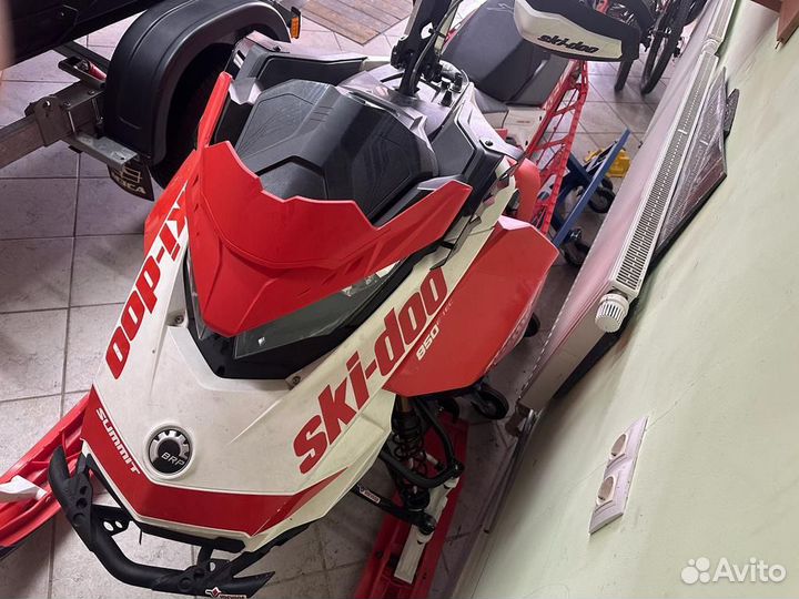 Ski-doo summit X Expert 154 850 E-Tec