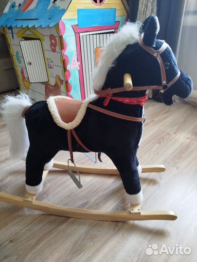 Качалка лошадка музыкальная