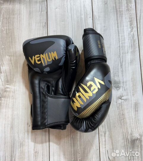 Боксерские перчатки