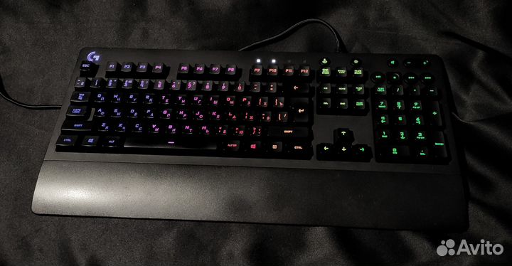 Игровая клавиатура Logitech G213