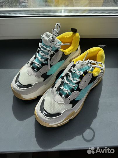 Последняя пара кроссовки