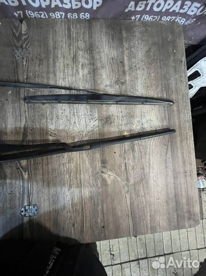 Kia quoris 3.8 Поводок стеклоочистителя передний