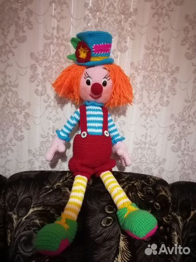 Вязаная игрушка. Клоун