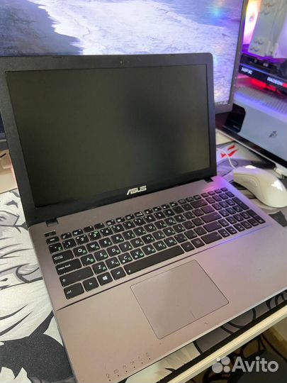 Ноутбук Asus x550c