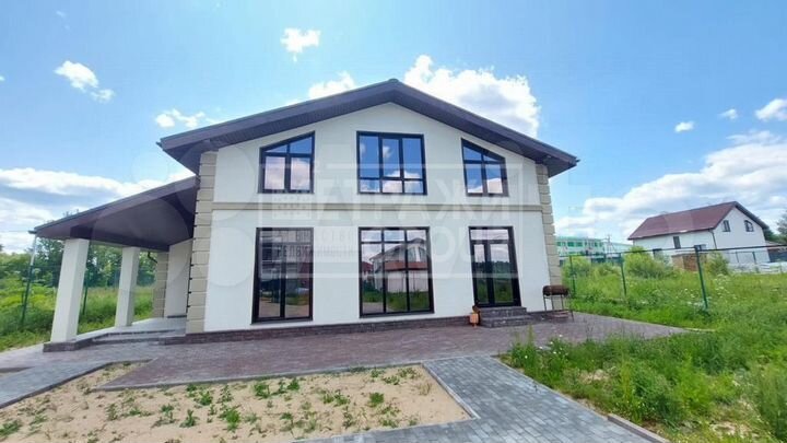 Дом 196 м² на участке 6,3 сот.