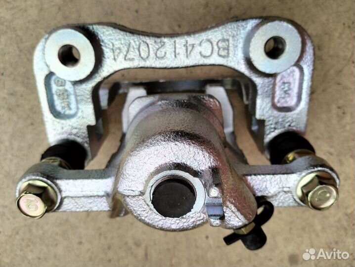 Суппорт задний правый Sonata V NF, KIA Magentis II