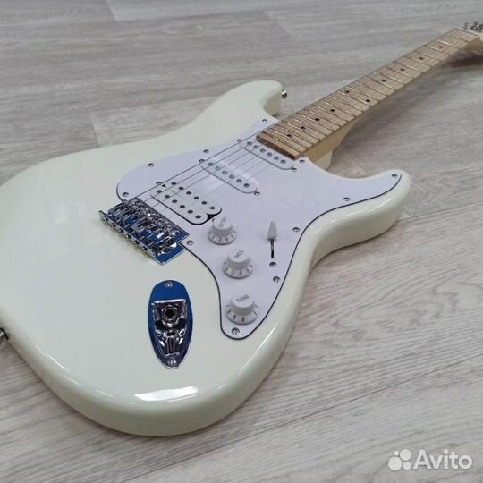 Комплект электрогитара + комбо,чехол,тюнер