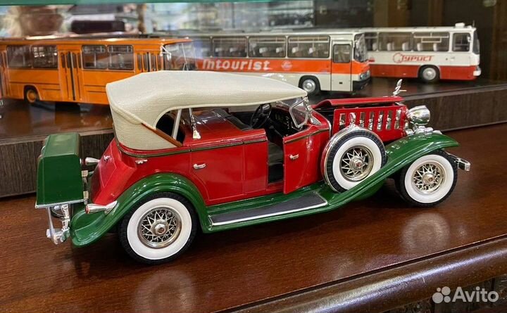 1/18 Cadillac 1932 Sport Phaeton (Anson)