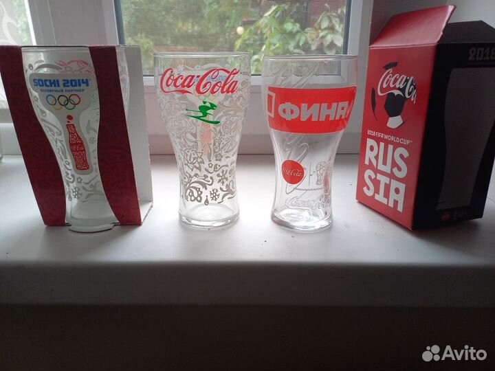 Стаканы кока кола, новые