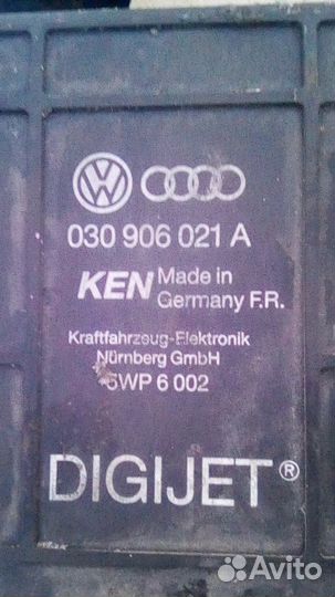 Блок управления двигателем Volkswagen Golf II