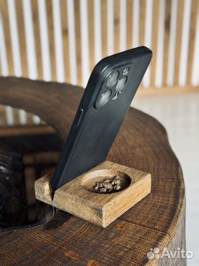 Подставка под телефон