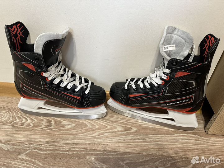 Коньки хоккейные