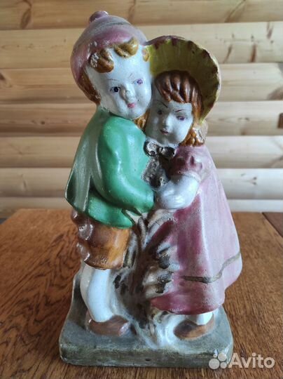 Копилка СССР мальчик с девочкой. Гипс. Большая