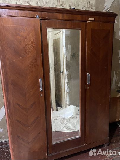 Шкаф для одежды. Винтаж