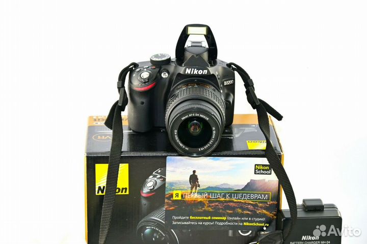 Nikon D3200 24.2MP зеркалка Kit AF-S VR 18-55