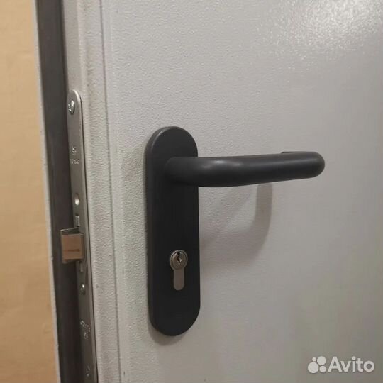 Вскрытие замков квартир, гаражей