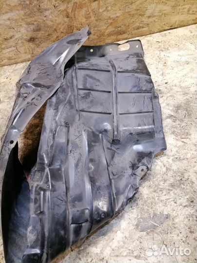 Подкрылок передний левый Mitsubishi Outlander XL