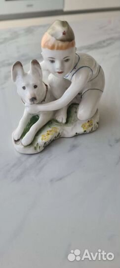 Статуэтка Юный пограничник с собакой, лфз