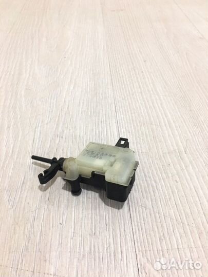 Замок лючка бензобака Mercedes Benz E350 W211