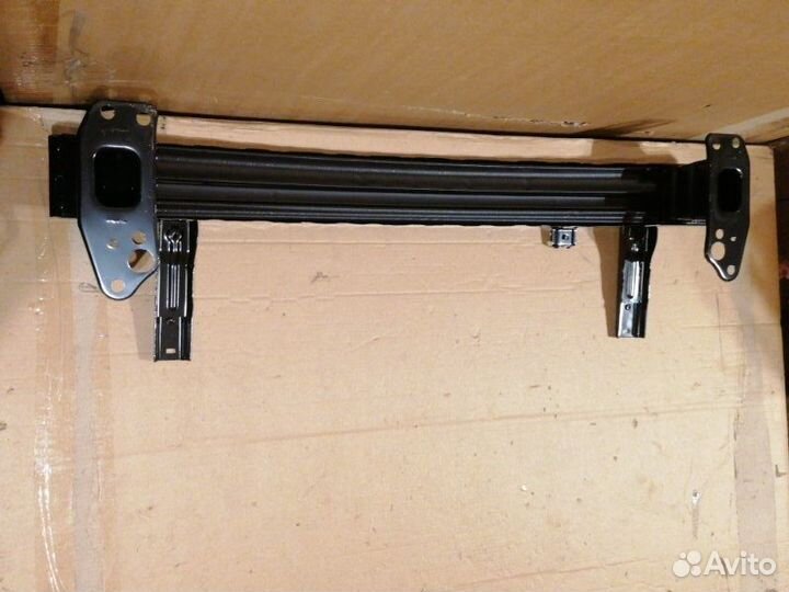 Усилитель бампера передний Hyundai Solaris