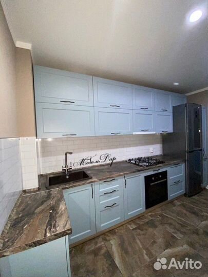 Современный кухонный гарнитур