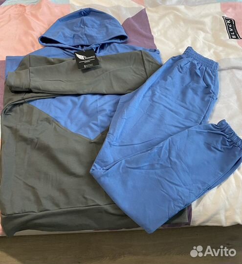 Костюм спортивный женский