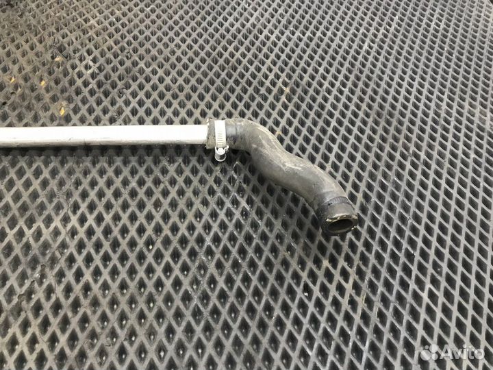 81619600739 Трубка отопителя