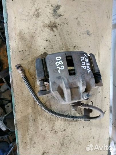 Суппорт передний правый Хендай Элантра XD