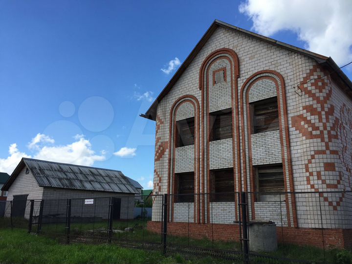 Дом 195 м² на участке 10,6 сот.