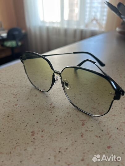 Солнцезащитные очки