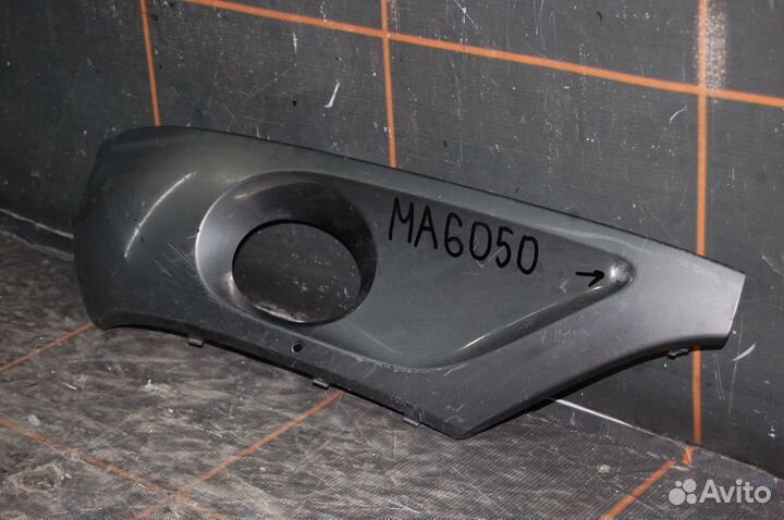 Накладка фары противотуманной правой - Volkswagen