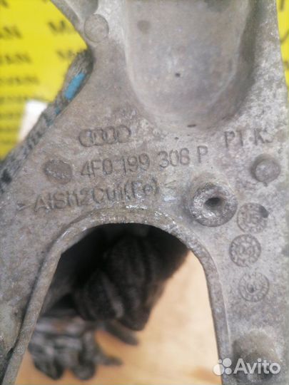 Кронштейн двигателя правый Audi A6 C6 BRE 2007