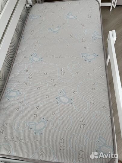 Детская кровать с матрасом