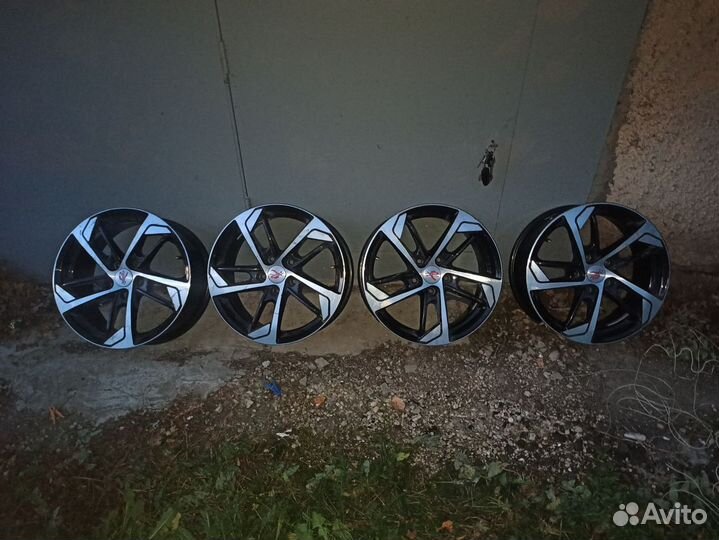 Диски X'trike RST Corolla R037 7,0\R17 5*114,3 ET4