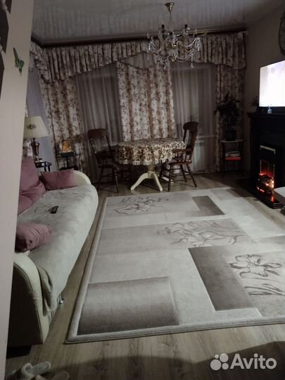 Круглый стол раздвижной из массива