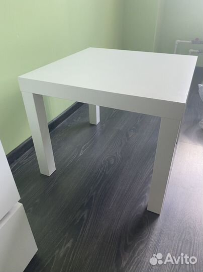 Журнальный столик IKEA белый