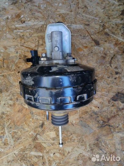 Главный тормозной цилиндр Opel Astra J седан 1.6