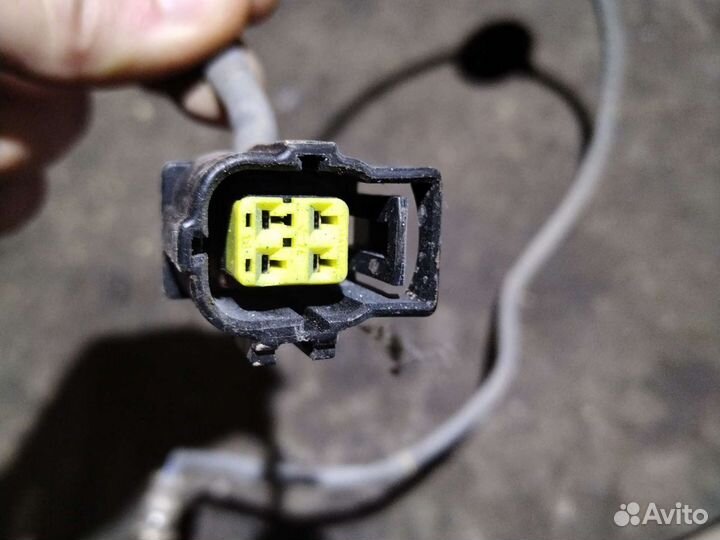 Нижний кислодорный датчик Митсубиси Аутлендер 3