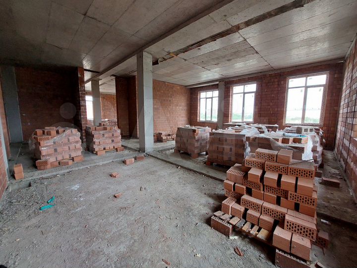 3-к. квартира, 97 м², 3/7 эт.