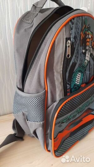 Рюкзак школьный