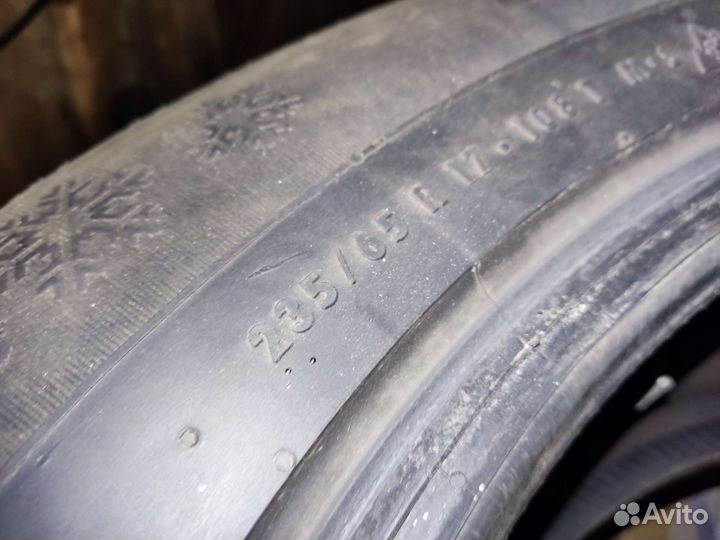 Continental Conti4x4IceContact 235/65 R17