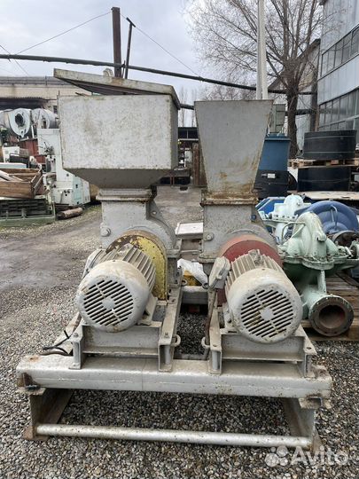 Дробилка молотковая д3Б, две штуки